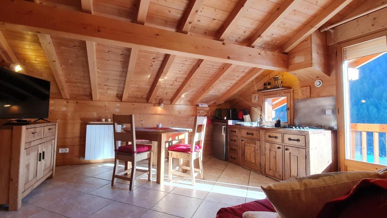 Bienvenue Dans Notre Chalet! Appartement Les Sitelles Ле-Гран-Борнан Экстерьер фото